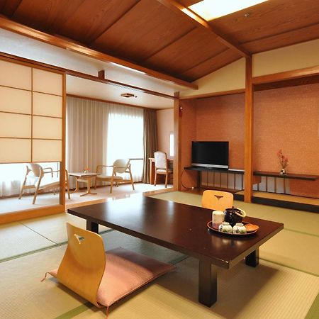Hotel Ichiei Oszaka Kültér fotó